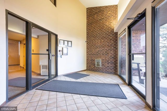 7501 W 101st Street 112, Bloomington, MN 55438