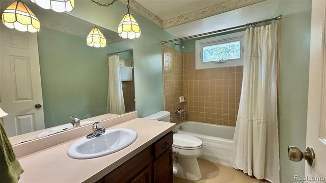 43095 Whisper Court, Northville, MI 48168