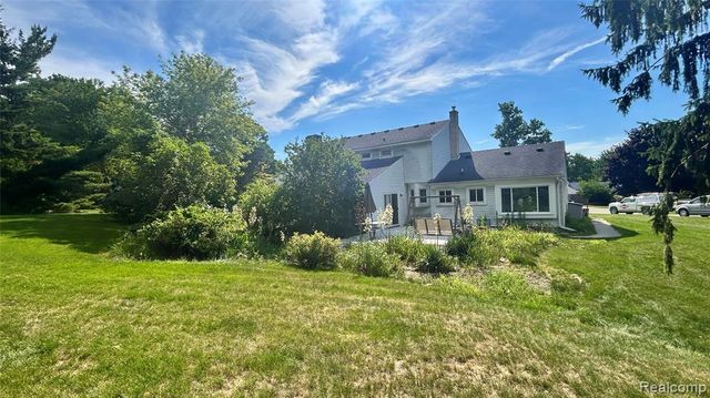 43095 Whisper Court, Northville, MI 48168