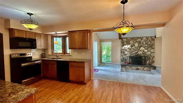 43095 Whisper Court, Northville, MI 48168