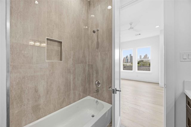 1110 Peden Street B, Houston, TX 77006