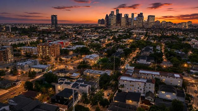 1110 Peden Street B, Houston, TX 77006