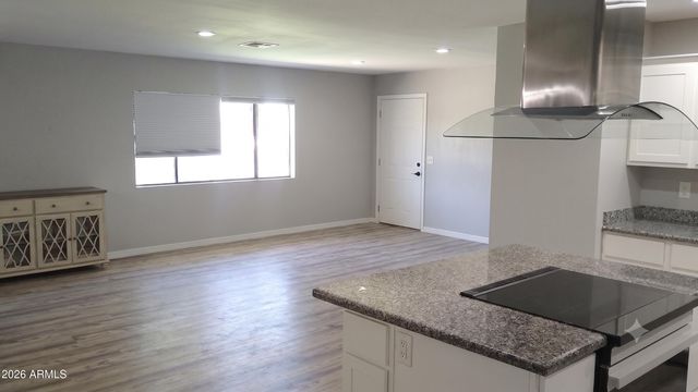 4410 W BANFF Lane, Glendale, AZ 85306