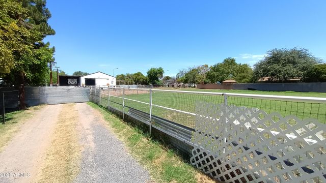 4410 W BANFF Lane, Glendale, AZ 85306