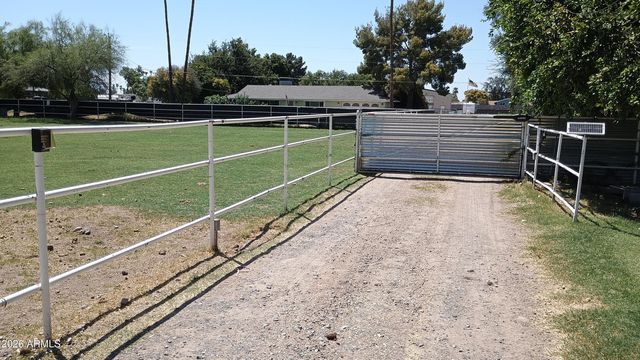 4410 W BANFF Lane, Glendale, AZ 85306