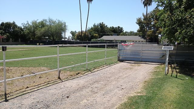 4410 W BANFF Lane, Glendale, AZ 85306
