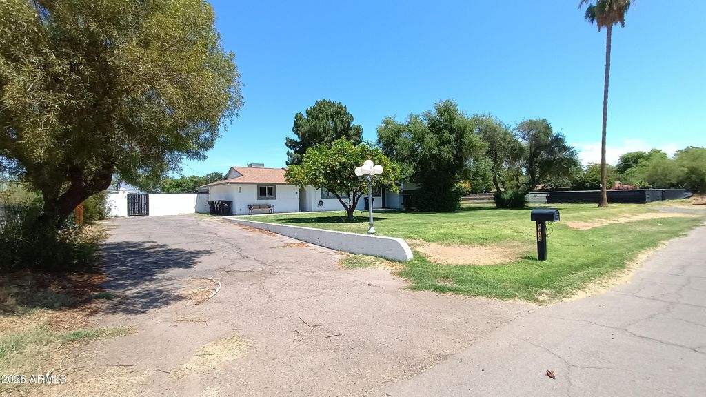 4410 W BANFF Lane, Glendale, AZ 85306