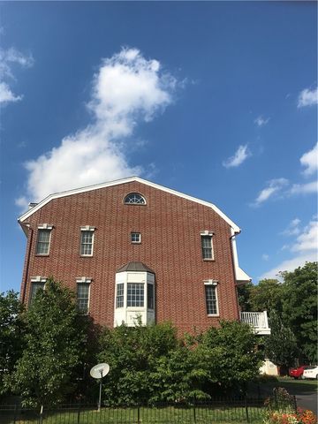 98 South Union Street, Rochester, NY 14607