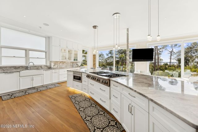 135 LONG POINT Drive, Fernandina Beach, FL 32034