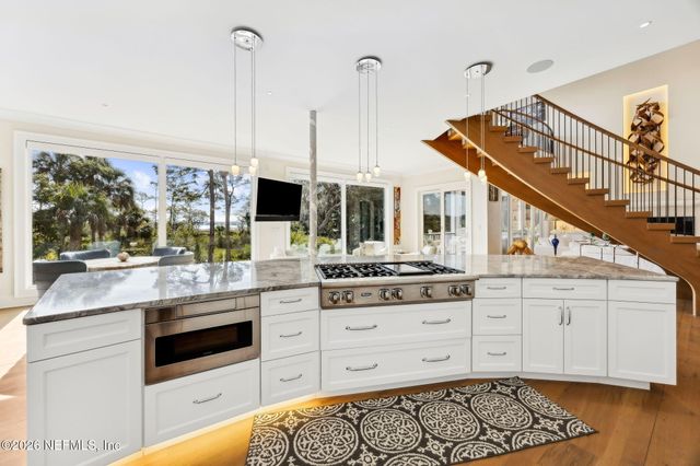 135 LONG POINT Drive, Fernandina Beach, FL 32034