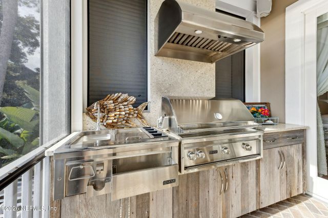 135 LONG POINT Drive, Fernandina Beach, FL 32034