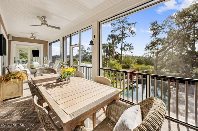 135 LONG POINT Drive, Fernandina Beach, FL 32034