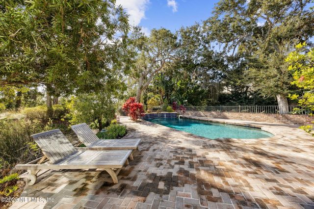 135 LONG POINT Drive, Fernandina Beach, FL 32034