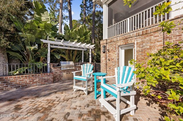 135 LONG POINT Drive, Fernandina Beach, FL 32034