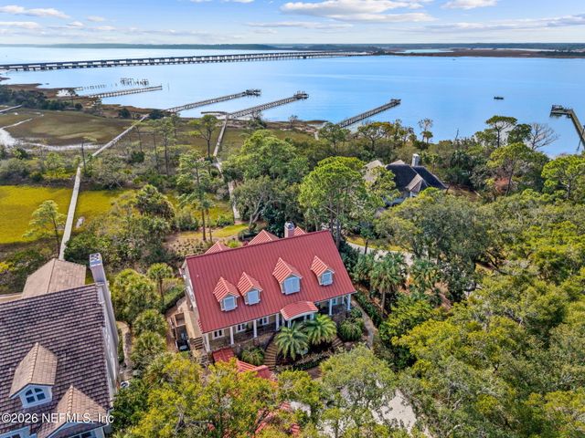 135 LONG POINT Drive, Fernandina Beach, FL 32034