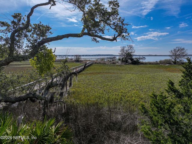 135 LONG POINT Drive, Fernandina Beach, FL 32034