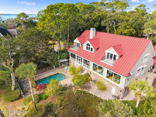 135 LONG POINT Drive, Fernandina Beach, FL 32034