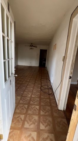 924 Sunnside Avenue, Cockrell Hill, TX 75211