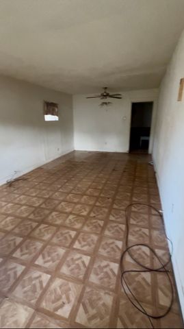 924 Sunnside Avenue, Cockrell Hill, TX 75211