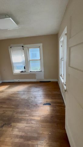 924 Sunnside Avenue, Cockrell Hill, TX 75211