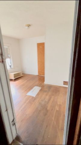 924 Sunnside Avenue, Cockrell Hill, TX 75211