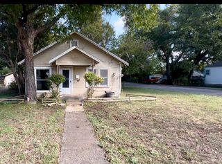 924 Sunnside Avenue, Cockrell Hill, TX 75211