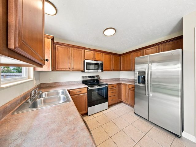405 E Whitethorn Drive, Republic, MO 65738