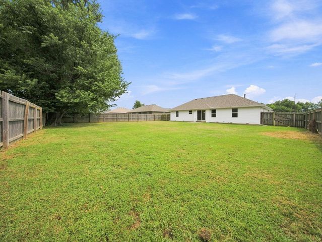 405 E Whitethorn Drive, Republic, MO 65738