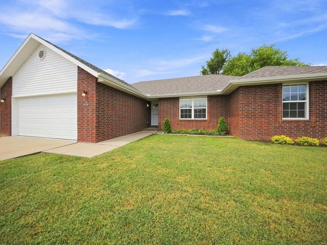 405 E Whitethorn Drive, Republic, MO 65738