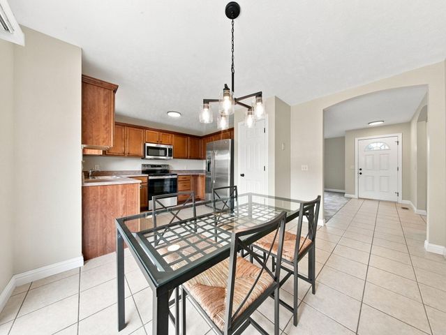 405 E Whitethorn Drive, Republic, MO 65738