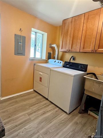 308 N Rochester Road, Clawson, MI 48017