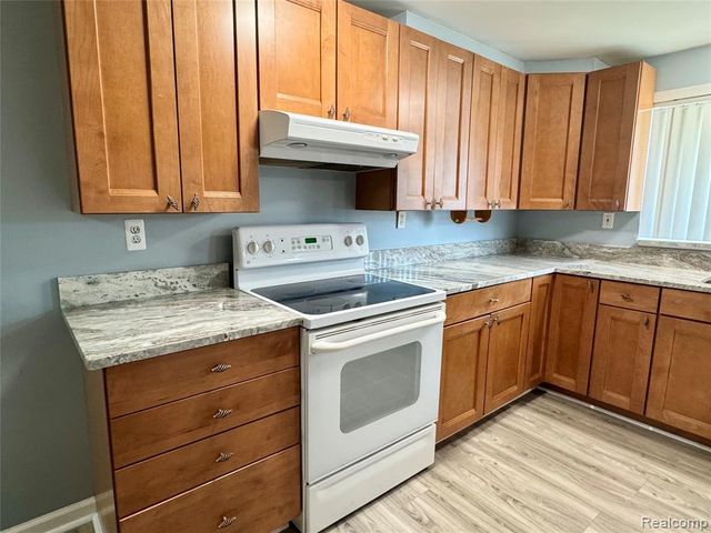 308 N Rochester Road, Clawson, MI 48017