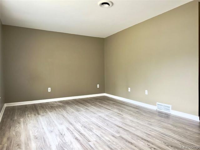 308 N Rochester Road, Clawson, MI 48017