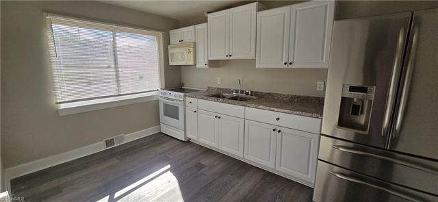 2912 Woodleigh Street 3, Winston-salem, NC 27127