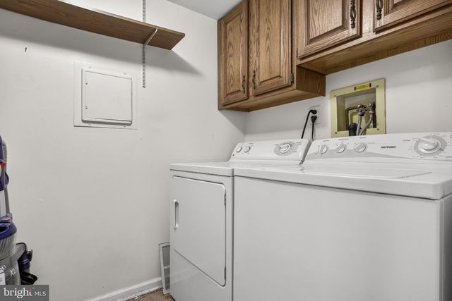 679-A ROSE HOLLOW DR, Yardley, PA 19067