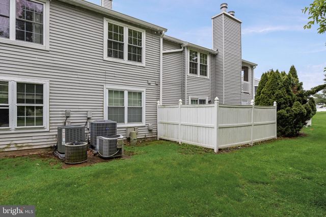 679-A ROSE HOLLOW DR, Yardley, PA 19067