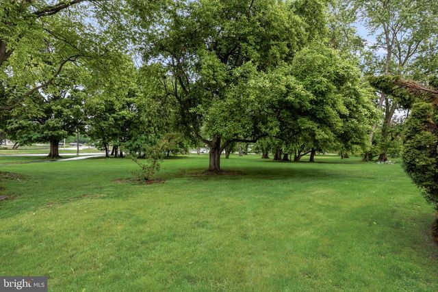 679-A ROSE HOLLOW DR, Yardley, PA 19067