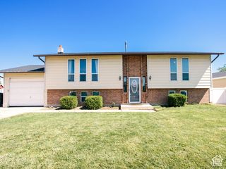 2080 W 2175 S, Syracuse, UT 84075