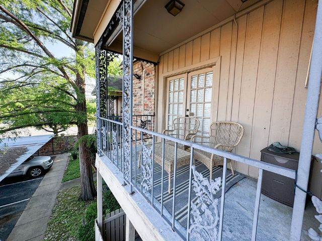 4415 Bellaire Drive S 201S, Fort Worth, TX 76109