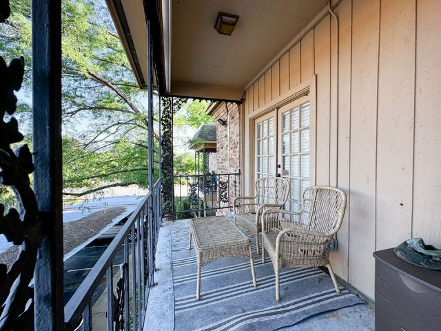 4415 Bellaire Drive S 201S, Fort Worth, TX 76109