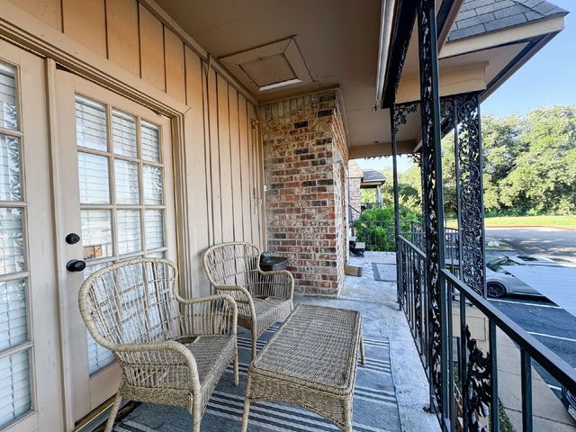 4415 Bellaire Drive S 201S, Fort Worth, TX 76109