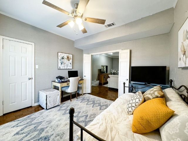 4415 Bellaire Drive S 201S, Fort Worth, TX 76109
