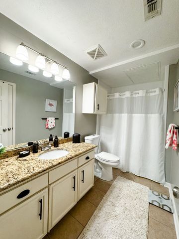 4415 Bellaire Drive S 201S, Fort Worth, TX 76109
