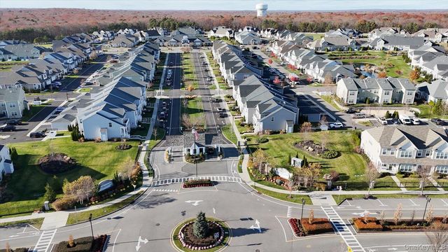 272 Silver Timber Drive, Yaphank, NY 11980