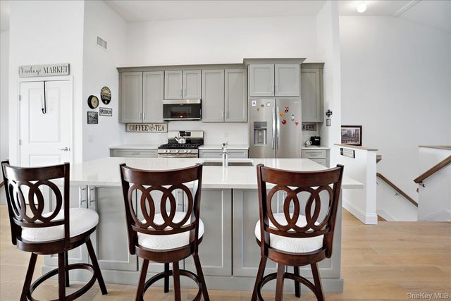 272 Silver Timber Drive, Yaphank, NY 11980