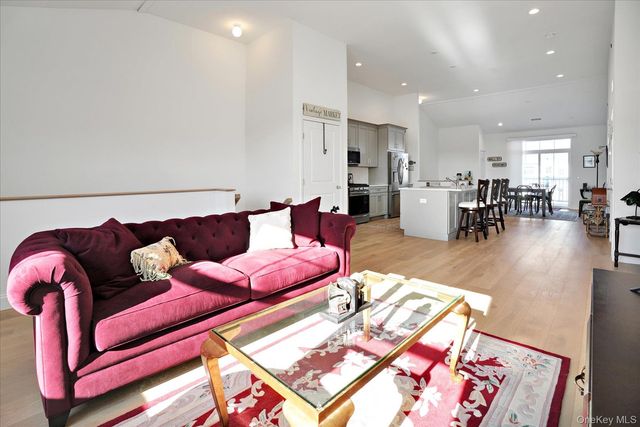 272 Silver Timber Drive, Yaphank, NY 11980