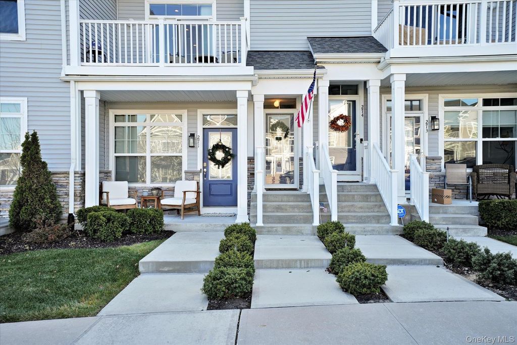 272 Silver Timber Drive, Yaphank, NY 11980