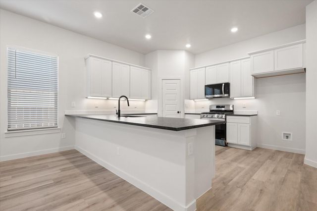 2421 Bryan Avenue, Wolfforth, TX 79382