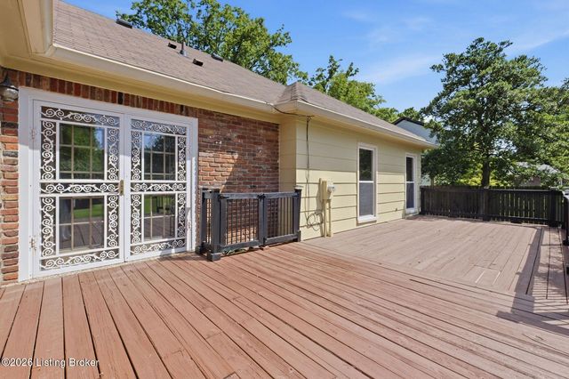 10110 Timberwood Cir, Louisville, KY 40223