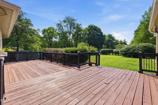 10110 Timberwood Cir, Louisville, KY 40223